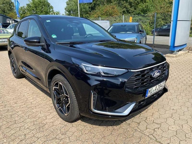 Schwarz (obsidianschwarz metallic) Gebraucht 2024 Ford Kuga ST-Line X SUV | 36.995 € (Fairer Preis) - Bild 1/4