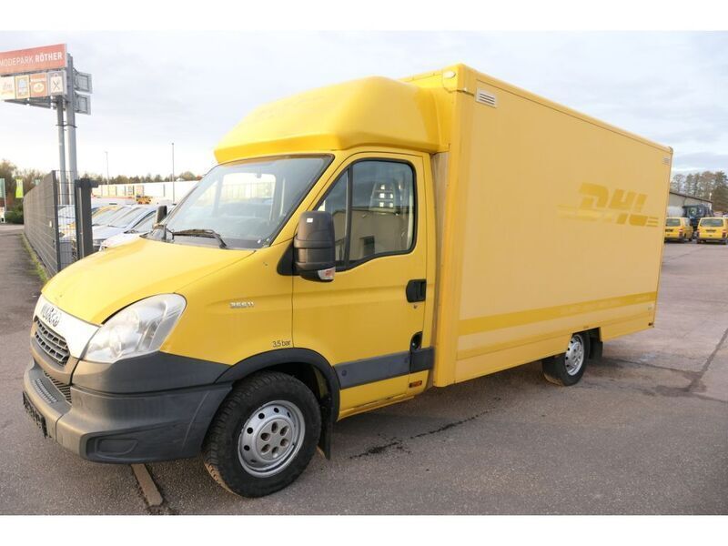 Gelb (metallic) Gebraucht 2012 Iveco Daily Van | 9.639 € (Etwas zu teuer) - Bild 1/4