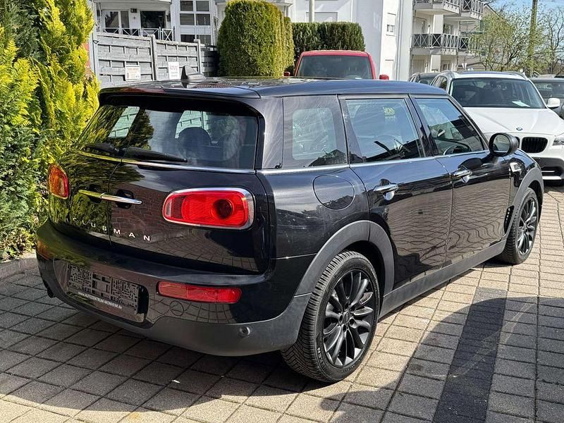 Gebraucht Mini One Clubman 102 PS (75 kW) 2018 Midnight black metallic Kombi