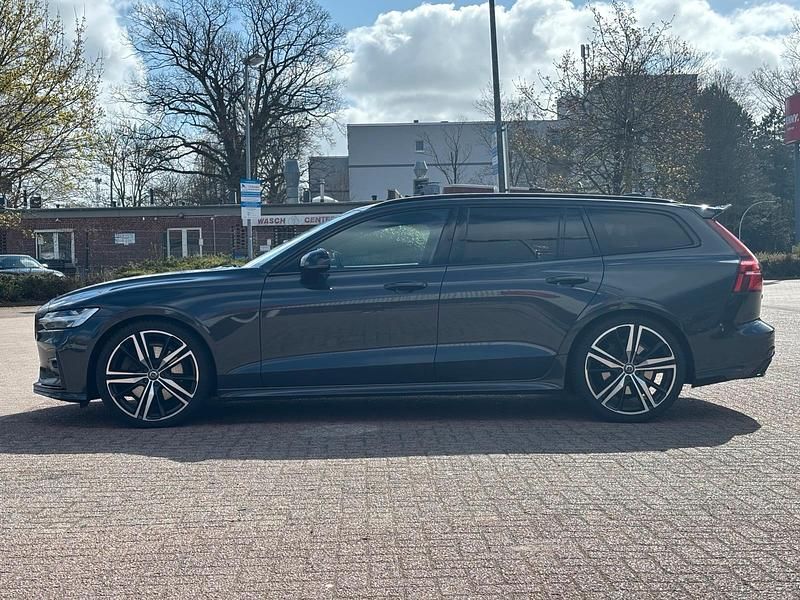 Gebraucht Volvo V60 R-Design 326 PS (239 kW) 2019 Grau Kombi