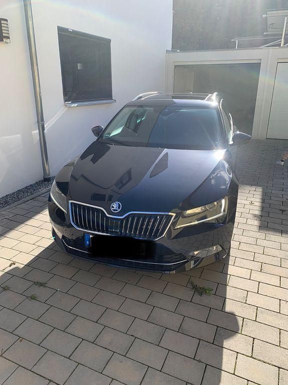 Gebraucht Skoda Superb Style 190 PS (139 kW) 2015 Schwarz Kombi