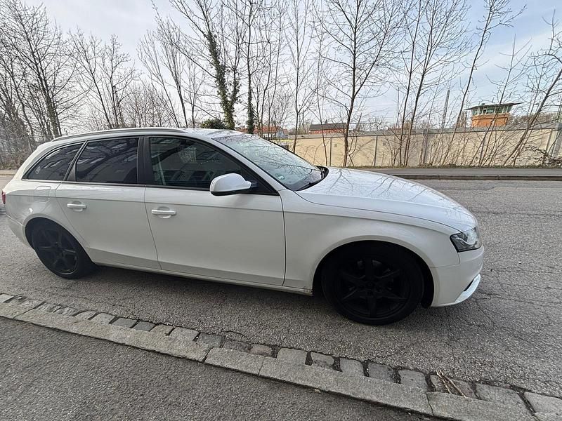 Gebraucht Audi A4 S-Line 160 PS (117 kW) 2010 Weiß Kombi