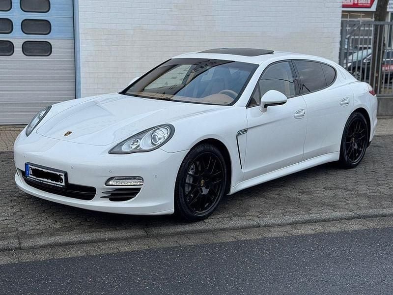 Weiß Gebraucht 2012 Porsche Panamera Limousine | 23.999 € (Superpreis) - Bild 1/4
