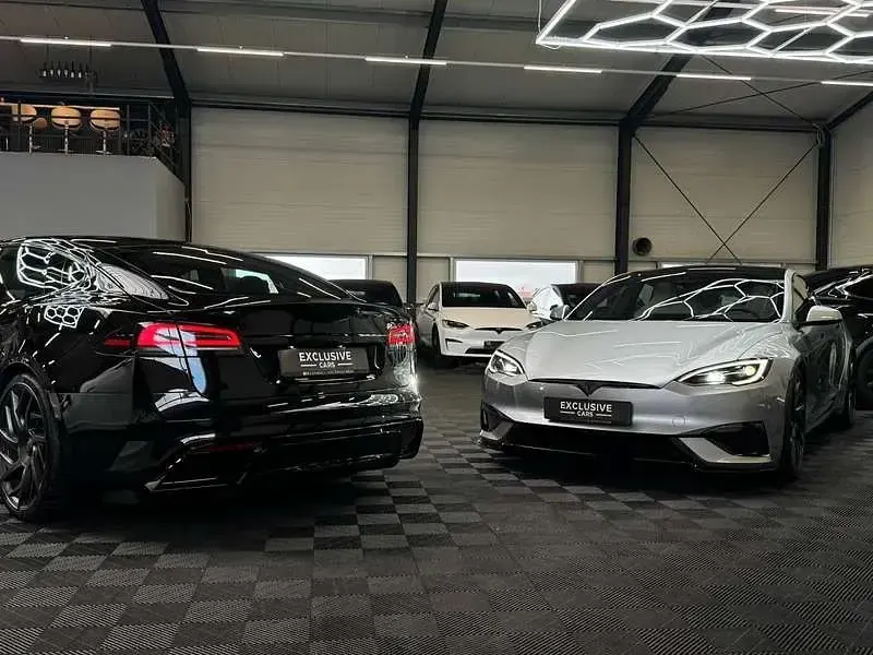 Käytetty Tesla Model S Plaid 749 kW (1019 HP) 2023 Harmaa Viistoperä