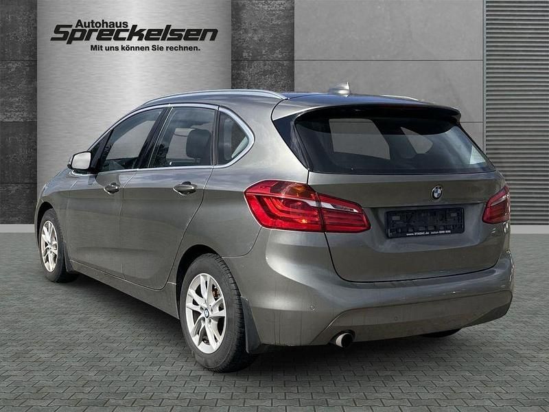 Gebraucht BMW 218 Active Tourer 136 PS (100 kW) 2015 Silber Van / Kleinbus