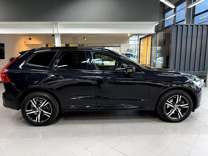 Gebraucht Volvo XC60 R-Design 235 PS (172 kW) 2021 Onyx black / metallic (metallic) SUV