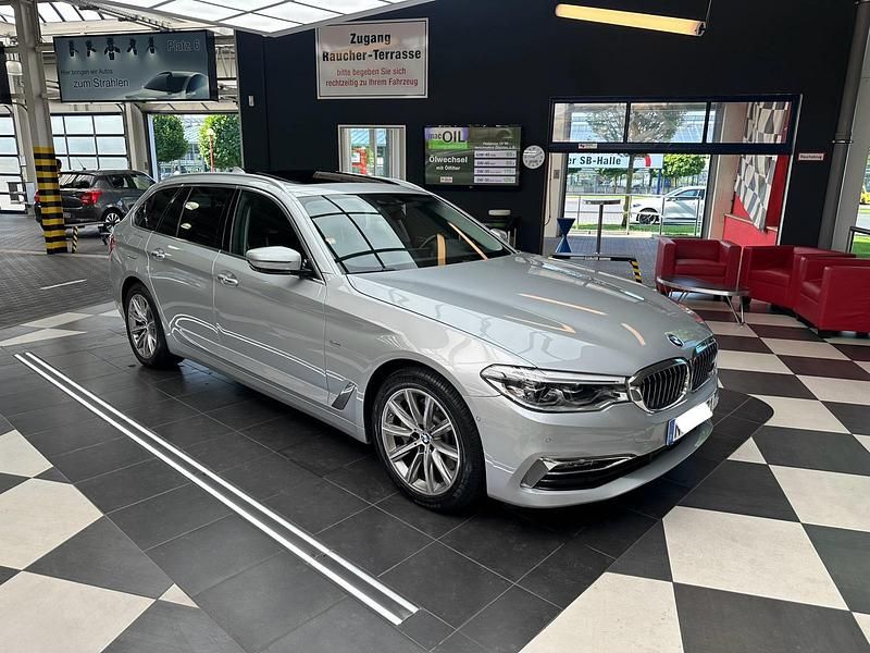 Silber Gebraucht 2017 BMW 530 Luxury Line Kombi | 20.800 € (Fairer Preis) - Bild 1/4