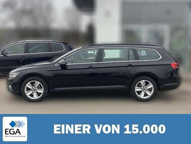 Schwarz metallic Gebraucht 2022 VW Passat Business Kombi | 30.580 € (Fairer Preis) - Bild 1/4