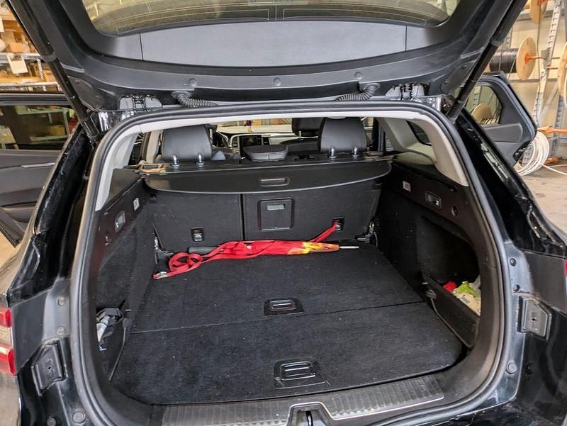 Gebraucht Renault Talisman GrandTour Intens 160 PS (117 kW) 2016 Schwarz Kombi