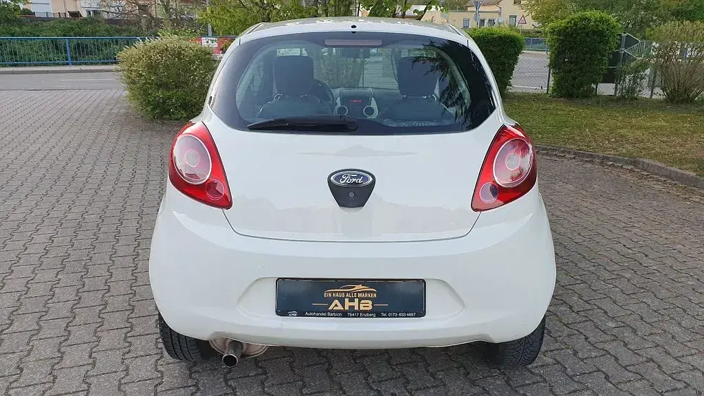 Gebraucht Ford Ka Ambiente 69 PS (50 kW) 2014 Weiß Kleinwagen