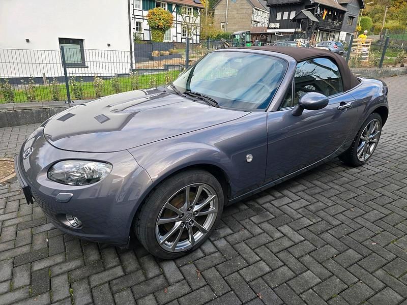 Grau Gebraucht 2009 Mazda MX5 Cabrio | 9.999 € (Etwas zu teuer) - Bild 1/4