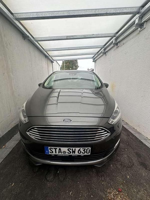 Grau Gebraucht 2019 Ford Grand C-Max Titanium Van / Kleinbus | 13.000 € (Guter Preis) - Bild 1/4