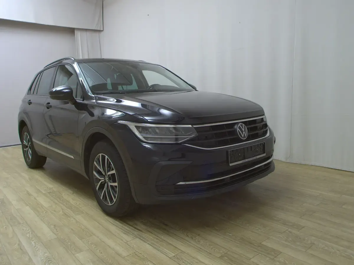 Gebraucht VW Tiguan Life 150 PS (110 kW) 2022 Schwarz SUV