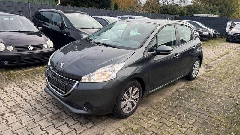 Second-hand Peugeot 208 Active 68 CP (50 kW) 2012 Verde Hatchback