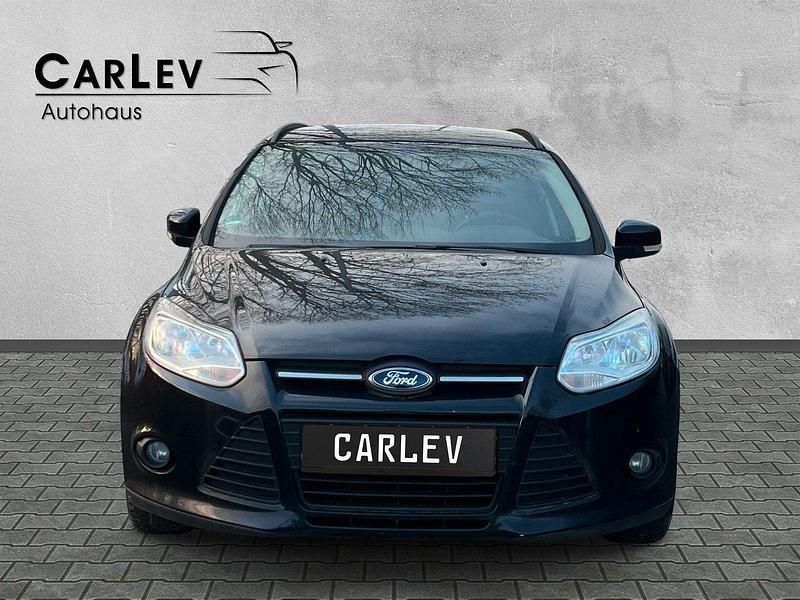 Gebraucht Ford Focus Trend 125 PS (91 kW) 2013 Schwarz Kombi
