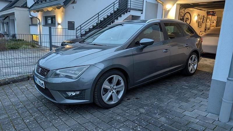 Grau Gebraucht 2014 Seat Leon ST FR Kombi | 9.300 € (Guter Preis) - Bild 1/4