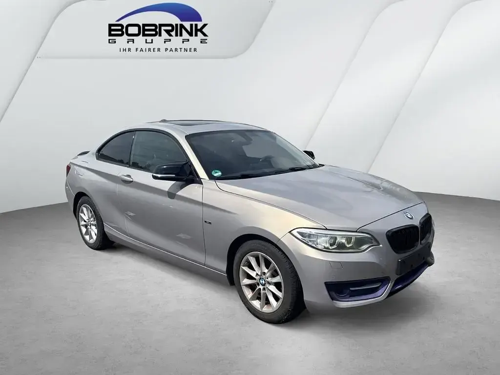 Gebraucht BMW 220 Sport Line 184 PS (135 kW) 2015 Silber Coupé