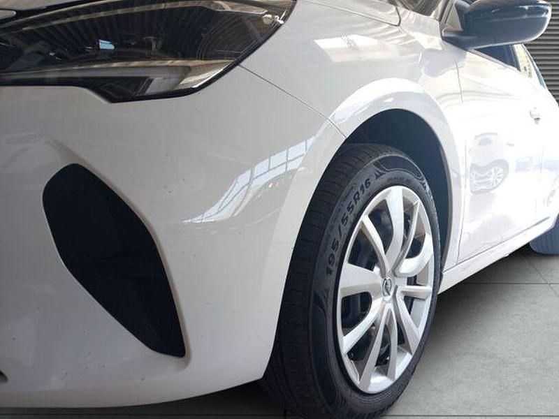 Gebraucht Opel Corsa-e Edition 100 kW (136 PS) 2021 Jade weiss/arktis weiss Kleinwagen