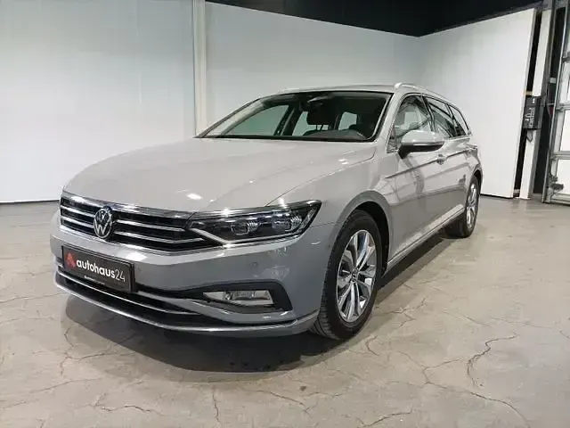 Gebraucht VW Passat Elegance 150 PS (110 kW) 2023 Grau Kombi