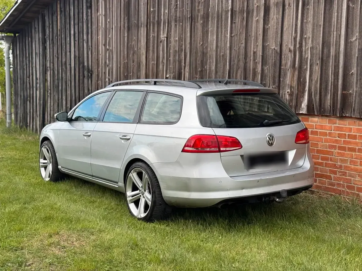 Gebraucht VW Passat 140 PS (102 kW) 2011 Silber Kombi