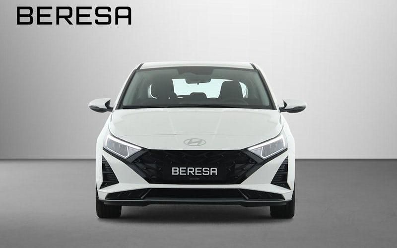 Neu Hyundai i20 Trend 101 PS (74 kW) 2025 Atlas white / sol Limousine