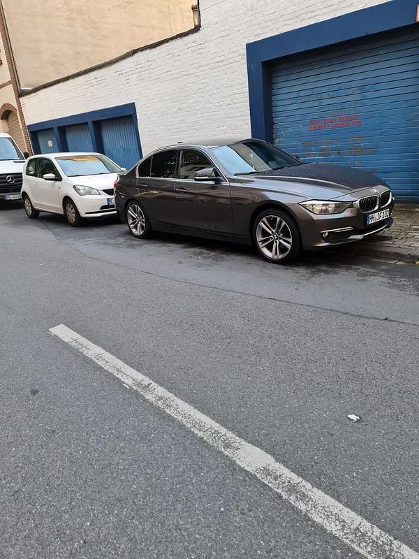 Gebraucht BMW 318 143 PS (105 kW) 2012 Limousine