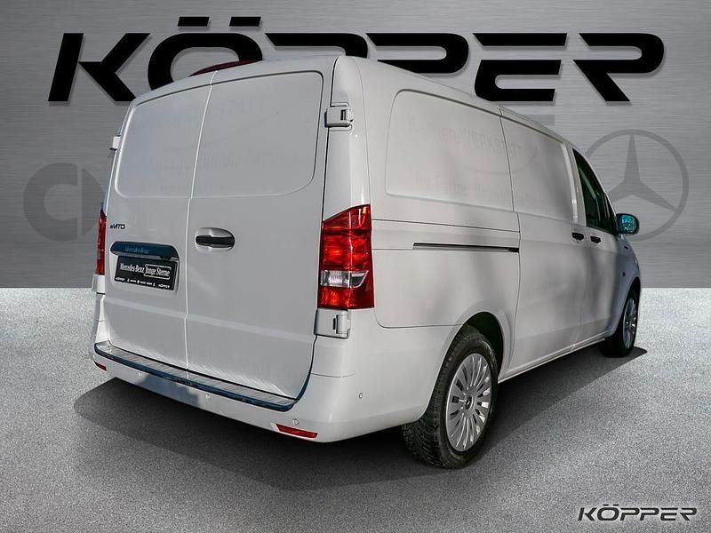 Gebraucht Mercedes e-Vito 85 kW (116 PS) 2021 Weiß Van / Kleinbus