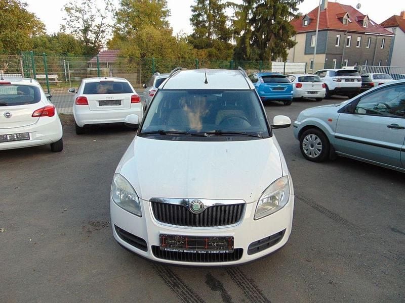 Weiß Gebraucht 2009 Skoda Roomster Plus Edition Kombi | 1.200 € (Superpreis) - Bild 1/4
