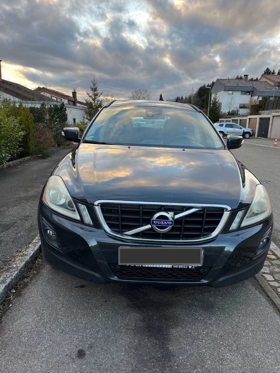 Grau Gebraucht 2010 Volvo XC60 SUV | 9.690 € (Etwas zu teuer) - Bild 1/4