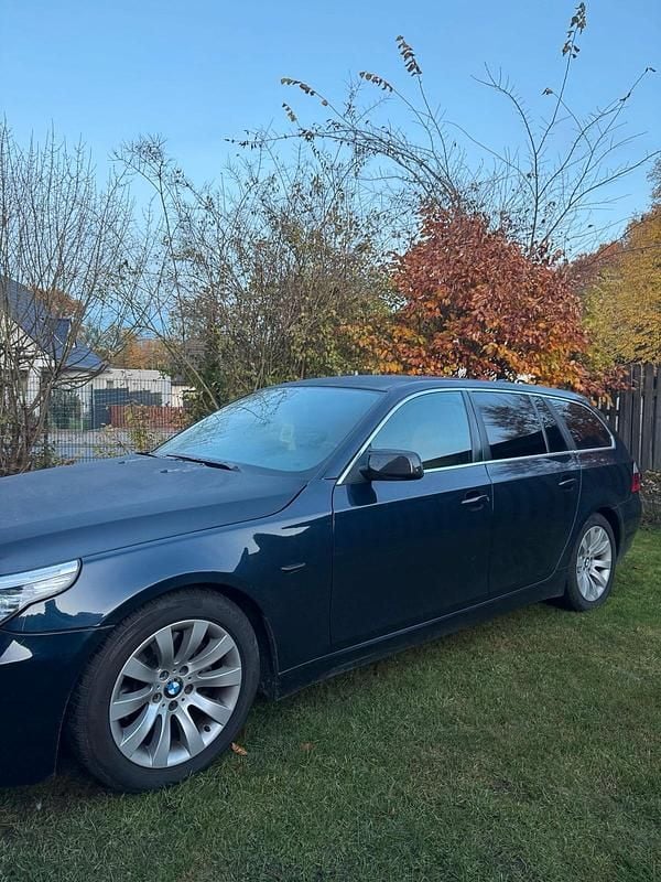 Gebraucht BMW 525 197 PS (144 kW) 2009 Blau Kombi