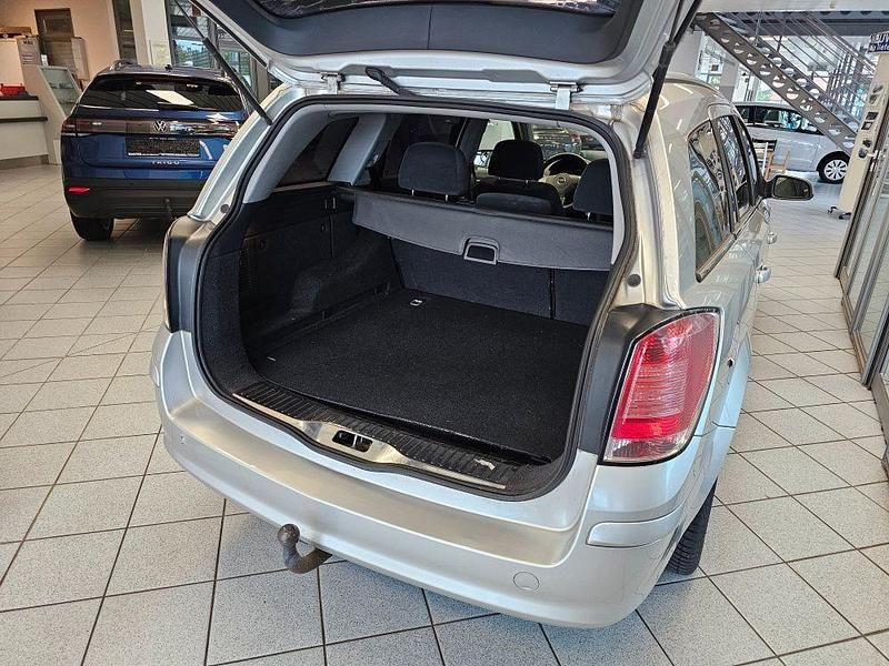 Gebraucht Opel Astra 125 PS (91 kW) 2005 Silbermet. Kombi