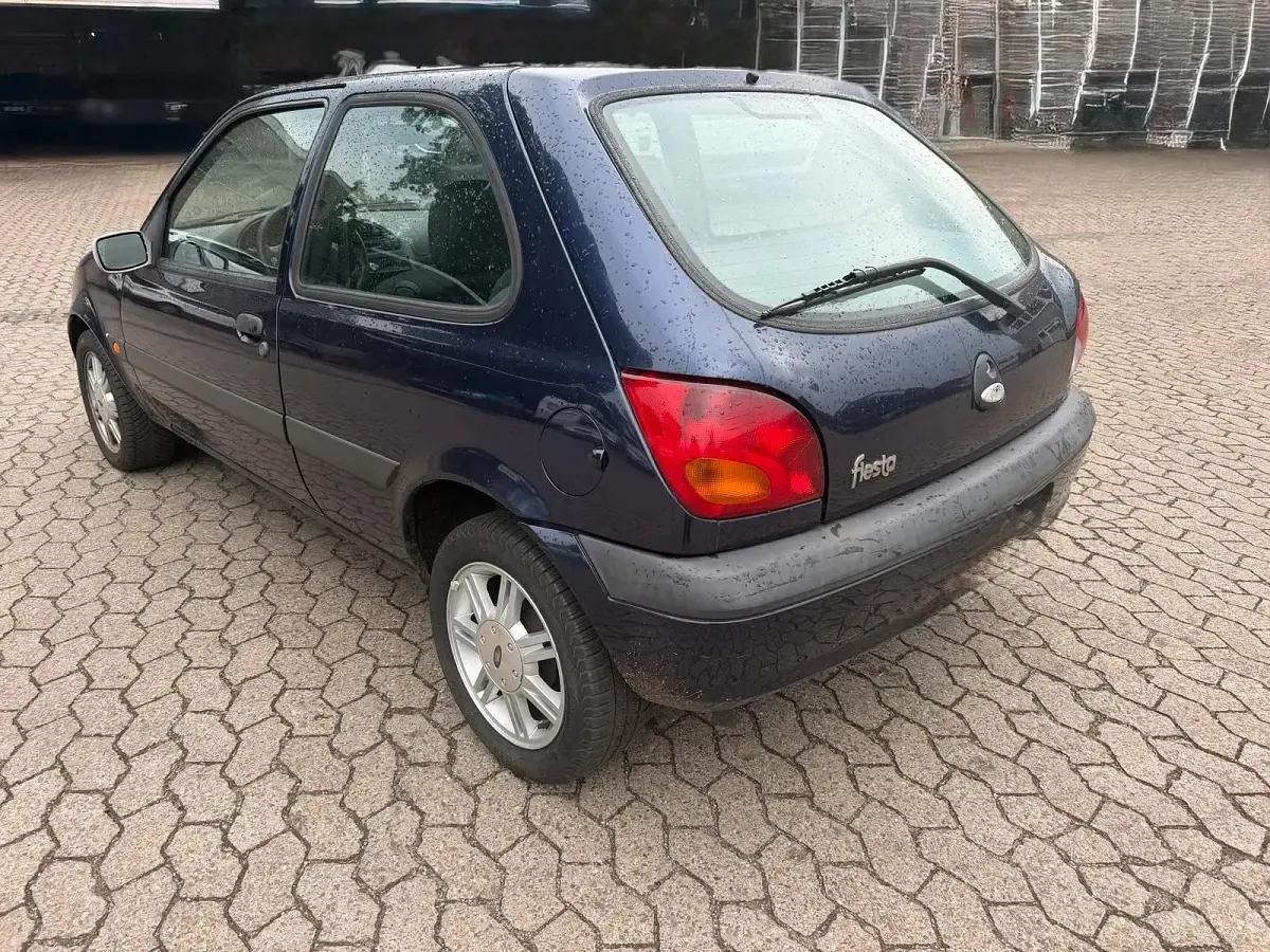 Gebraucht Ford Fiesta 60 PS (44 kW) 2000 Blau Kleinwagen