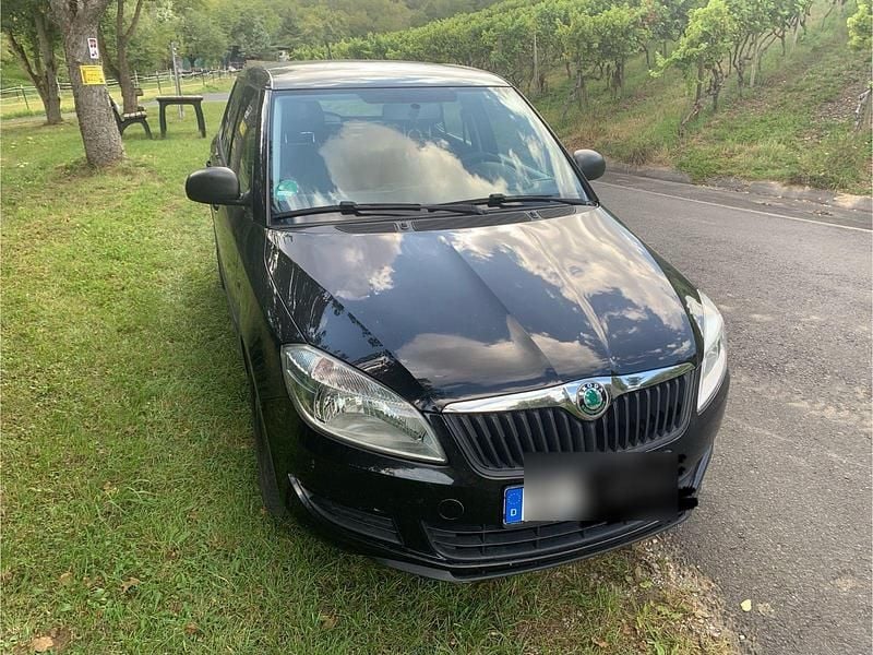 Schwarz Gebraucht 2012 Skoda Fabia Active Kleinwagen | 1.500 € (Superpreis) - Bild 1/4