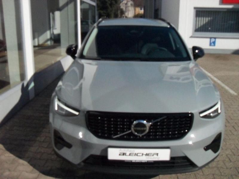 Gebraucht Volvo XC40 Plus 163 PS (119 kW) 2025 Grau SUV