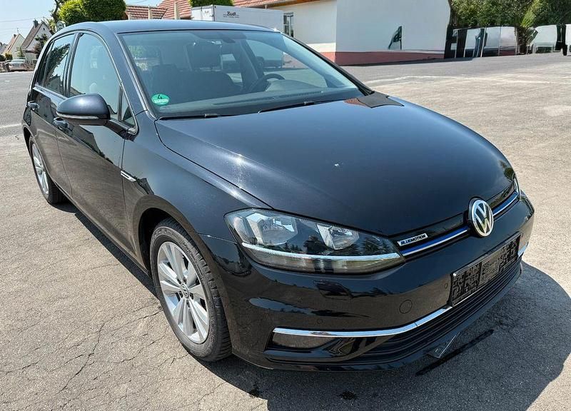 Gebraucht VW Golf VII Comfortline 131 PS (96 kW) 2019 Schwarz Limousine
