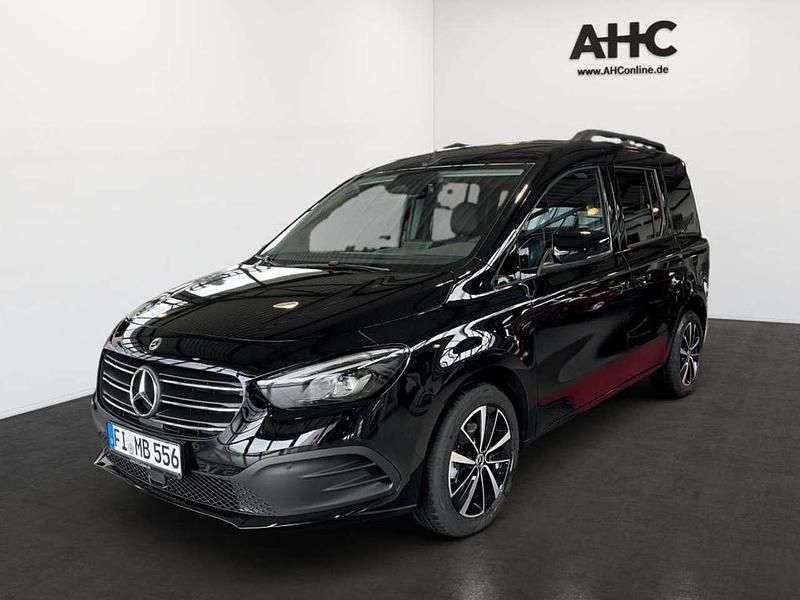 Loparitschwarz metallic Gebraucht 2025 Mercedes T180 Progressive Van / Kleinbus | 32.990 € - Bild 1/1