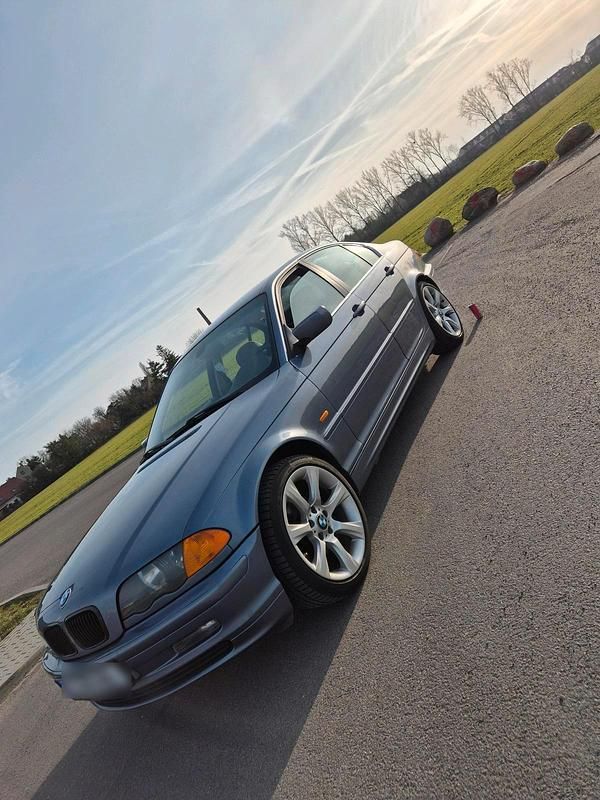 Gebraucht BMW 320 150 PS (110 kW) 1999 Blau Limousine
