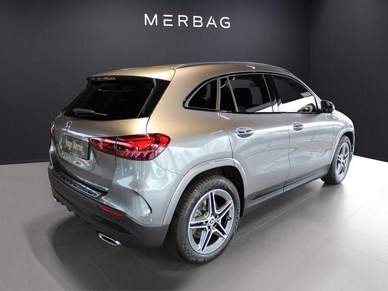 Gebraucht Mercedes GLA220 AMG 190 PS (139 kW) 2024 Metalliclack mountaingrau SUV