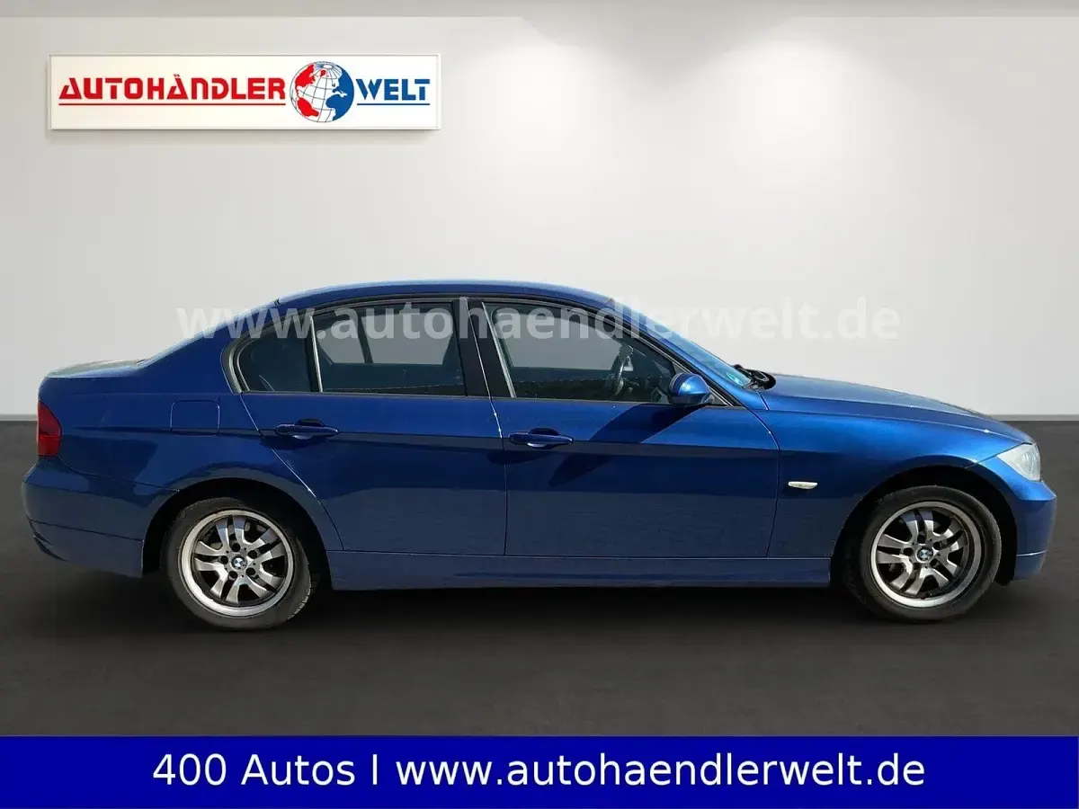 Gebraucht BMW 320 150 PS (110 kW) 2007 Blau Limousine
