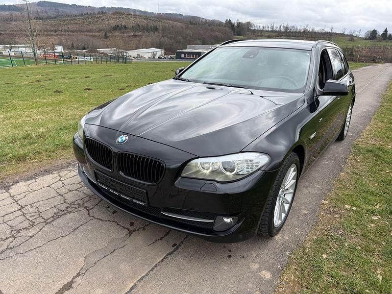 Gebraucht BMW 530 Shadowline 258 PS (189 kW) 2011 Schwarz Kombi