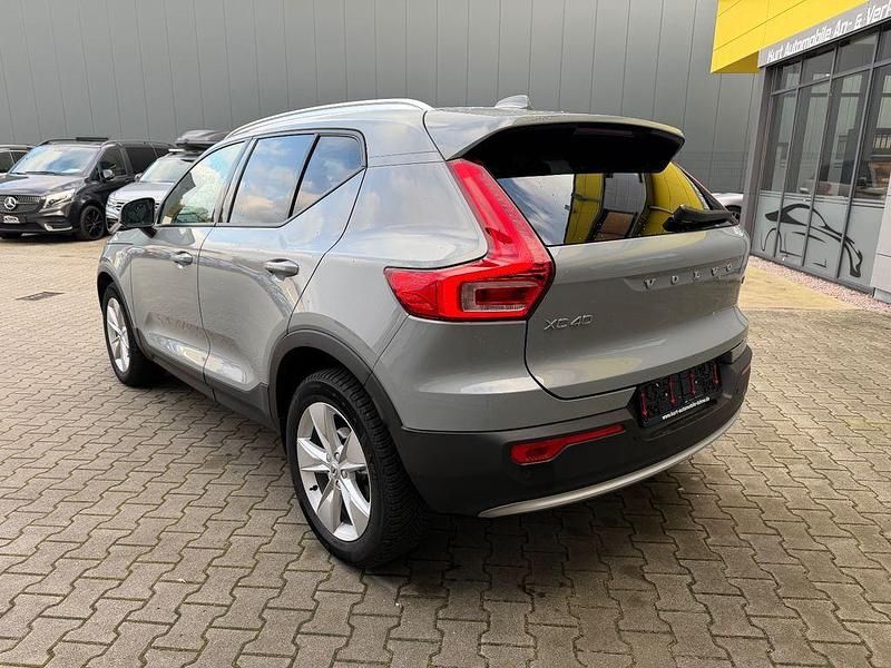 Gebraucht Volvo XC40 Core 129 PS (94 kW) 2023 Grau SUV
