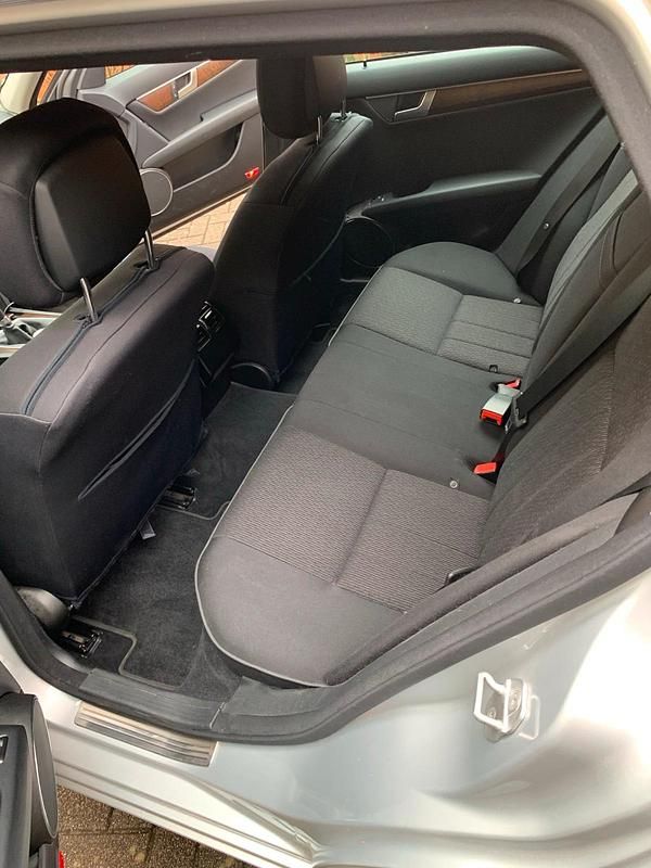 Gebraucht Mercedes C180 156 PS (114 kW) 2012 Silber Kombi