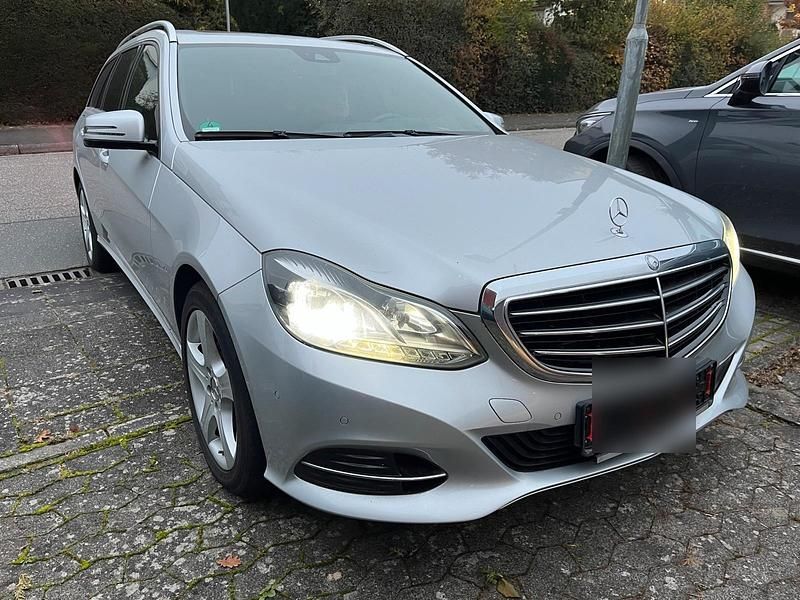 Silber Gebraucht 2013 Mercedes E350 Kombi | 10.900 € (Fairer Preis) - Bild 1/4