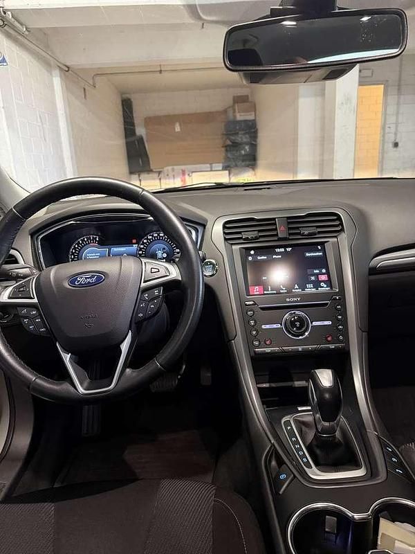 Gebraucht Ford Mondeo Vignale 203 PS (149 kW) 2017 Beige Limousine