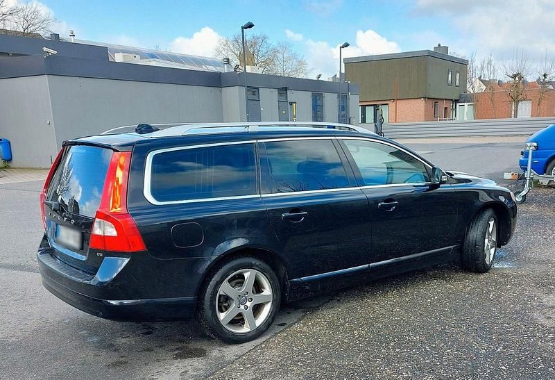 Gebraucht Volvo V70 Summum 185 PS (136 kW) 2008 Schwarz Kombi