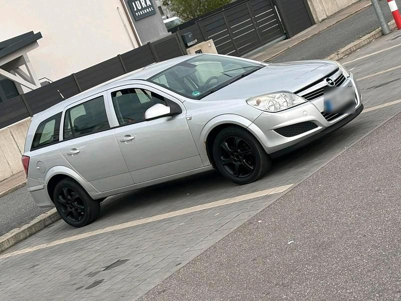 Second-hand Opel Astra 116 CP (85 kW) 2005 Gri Break