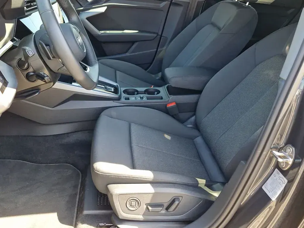 Gebraucht Audi A3 Advanced Plus 116 PS (85 kW) 2025 Manhattangrau metallic (h1 (metallic) Limousine