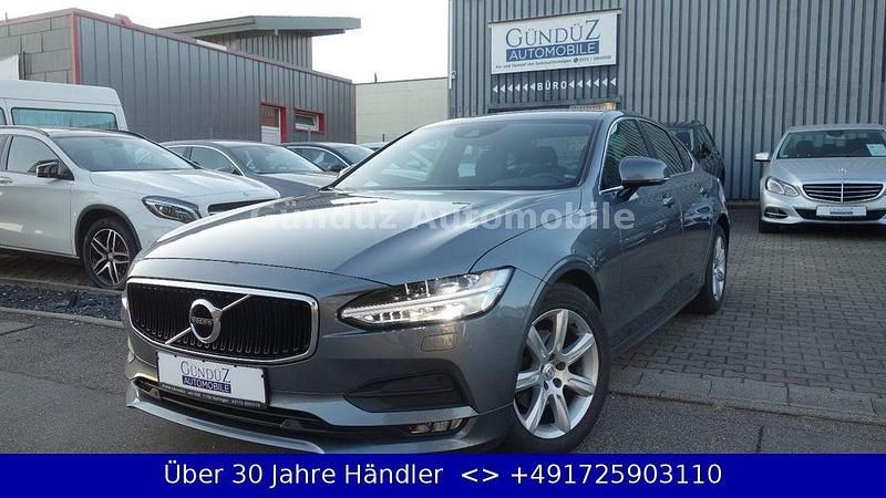 Grau Gebraucht 2018 Volvo S90 Momentum Limousine | 18.995 € (Fairer Preis) - Bild 1/4