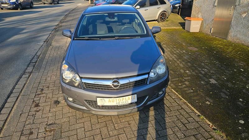 Gebraucht Opel Astra GTC 90 PS (66 kW) 2007 Grau Coupé