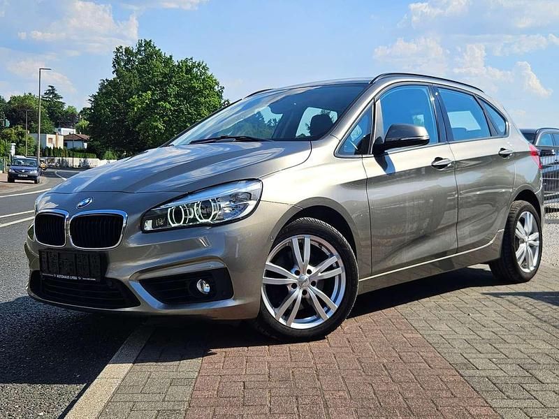 Platinsilber Gebraucht 2015 BMW 218 Van / Kleinbus | 13.200 € (Fairer Preis) - Bild 1/4